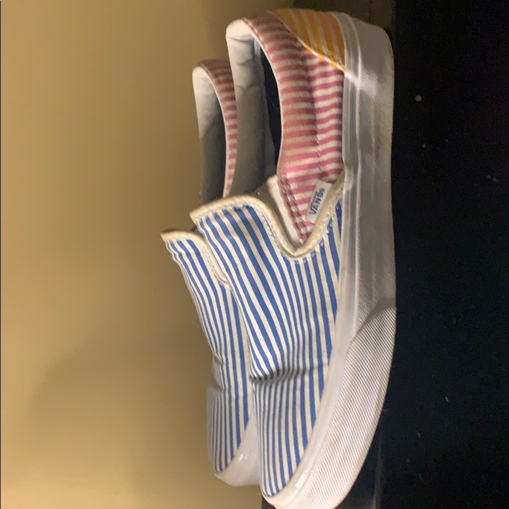 Vans - Picture 2 of 2